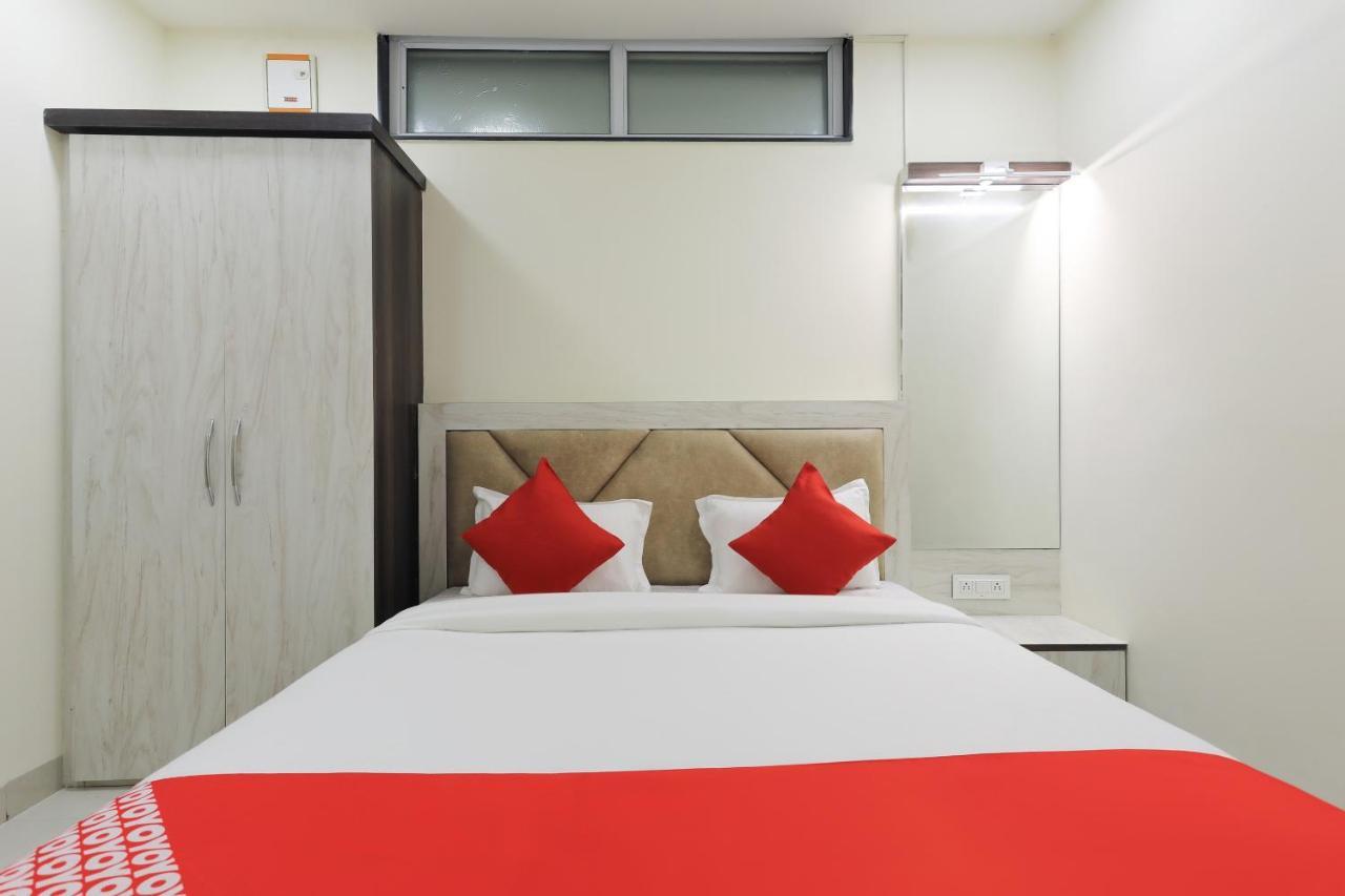 Oyo 60577 Sukhmani Residency Hotel อินดอร์ ภายนอก รูปภาพ