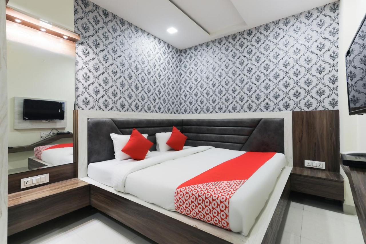 Oyo 60577 Sukhmani Residency Hotel อินดอร์ ภายนอก รูปภาพ