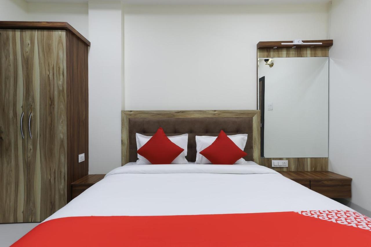 Oyo 60577 Sukhmani Residency Hotel อินดอร์ ภายนอก รูปภาพ