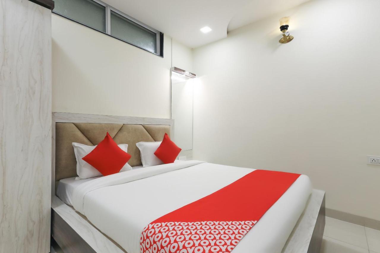 Oyo 60577 Sukhmani Residency Hotel อินดอร์ ภายนอก รูปภาพ