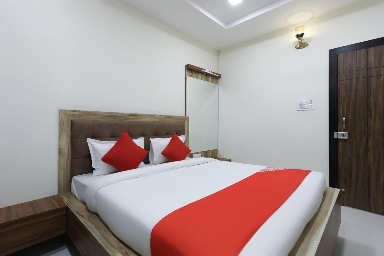 Oyo 60577 Sukhmani Residency Hotel อินดอร์ ภายนอก รูปภาพ