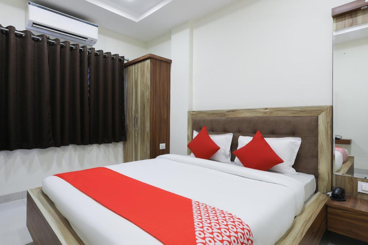 Oyo 60577 Sukhmani Residency Hotel อินดอร์ ภายนอก รูปภาพ